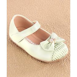 Cute Walk by Babyhug Bellies with Velcro Closure & Bow Applique - Green