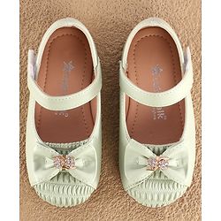 Cute Walk by Babyhug Bellies with Velcro Closure & Bow Applique - Green