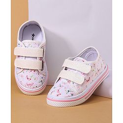 Cute Walk by Babyhug with Double Velcro Closure Casual Shoes - White