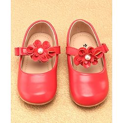 Cute Walk by Babyhug Slip On Bellies with Velcro Closure - Red