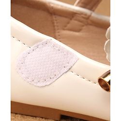 Cute Walk by Babyhug Velcro Closure Bellies with Bow Applique - White