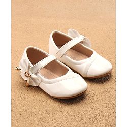 Cute Walk by Babyhug Velcro Closure Bellies with Bow Applique - White