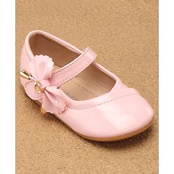 Cute Walk by Babyhug Velcro Closure Bellies with Bow Applique - White