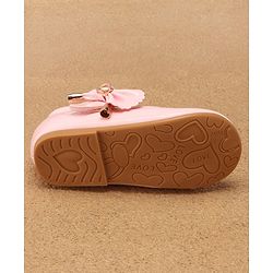 Cute Walk by Babyhug Velcro Closure Bellies with Bow Applique - White