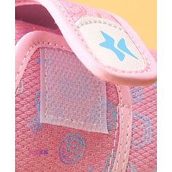 Cute Walk by Babyhug Casual Shoes with Velcro Trophy Print - Pink