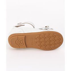 Cute Walk by Babyhug Velcro Closure Bellies with Bow - White
