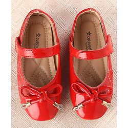 Cute Walk by Babyhug Velcro Closure Bellies with Bow - Red