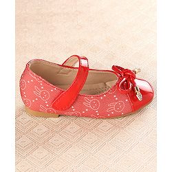 Cute Walk by Babyhug Velcro Closure Bellies with Bow - Red