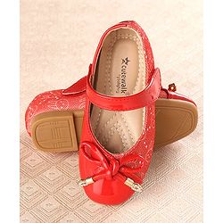 Cute Walk by Babyhug Velcro Closure Bellies with Bow - Red