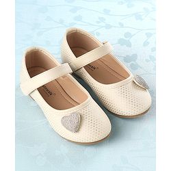 Cute Walk by Babyhug Velcro Closure Bellies with Heart Applique - Beige