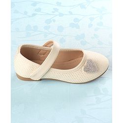 Cute Walk by Babyhug Velcro Closure Bellies with Heart Applique - Beige
