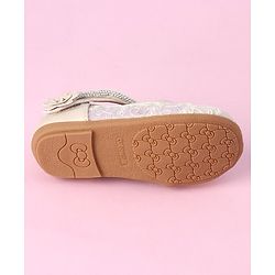 Cute Walk by Babyhug Bellies with Velcro Closure and Stud Applique - Pink