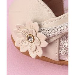 Cute Walk by Babyhug Bellies with Velcro Closure and Stud Applique - Pink