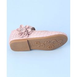 Cute Walk by Babyhug Velcro Closure Bellies with Floral Applique & Checked Pattern - Pink