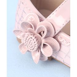 Cute Walk by Babyhug Velcro Closure Bellies with Floral Applique & Checked Pattern - Pink