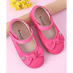 Cute Walk by Babyhug Bellies with Velcro Closure & Bow Applique - Fuchsia