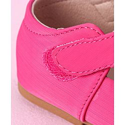 Cute Walk by Babyhug Bellies with Velcro Closure & Bow Applique - Fuchsia
