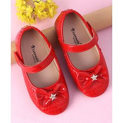 Cute Walk by Babyhug Velcro Closure Bellies with Bow Applique - Red