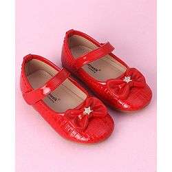 Cute Walk by Babyhug Velcro Closure Bellies with Bow Applique - Red