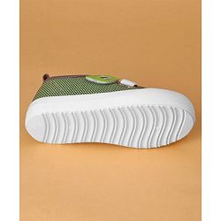 Cute Walk by Babyhug Casual Shoes With Velcro Closure  - Green