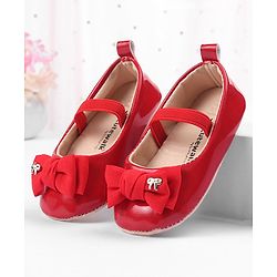 Cute Walk by Babyhug Booties with strap and Bow Applique - Red