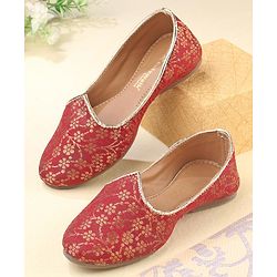 Cute Walk by Babyhug Slip On Embroidered Mojaris - Maroon