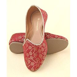Cute Walk by Babyhug Slip On Embroidered Mojaris - Maroon