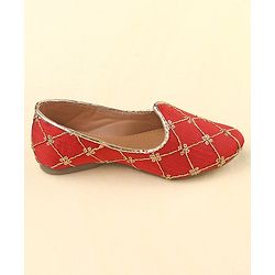Cute Walk by Babyhug Ethnic Wear Mojaris - Maroon