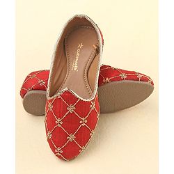Cute Walk by Babyhug Ethnic Wear Mojaris - Maroon