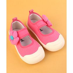 Cute Walk by Babyhug with Velcro Closure Casual Shoes Flower Applique - Fuchsia