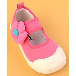 Cute Walk by Babyhug with Velcro Closure Casual Shoes Flower Applique - Fuchsia