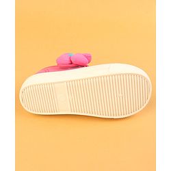 Cute Walk by Babyhug with Velcro Closure Casual Shoes Flower Applique - Fuchsia