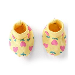 Babyhug 100% Cotton Knit Mittens and Booties With Heart Print - Yellow