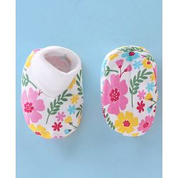 Babyhug 100% Cotton Knit Cap Mittens & Booties Set with Floral Print - Multicolour