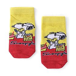 Cute Walk by Babyhug Terry Knit Ankle Length Anti Bacterial Socks Snoopy Design - Multicolour