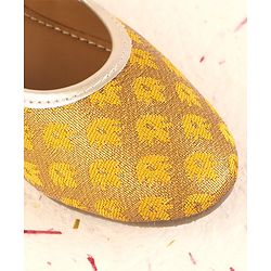 Cute Walk by Babyhug Foil Print Mojaris - Yellow