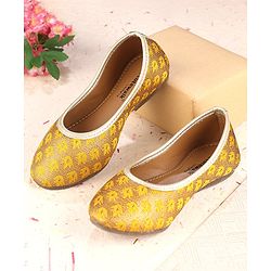 Cute Walk by Babyhug Foil Print Mojaris - Yellow