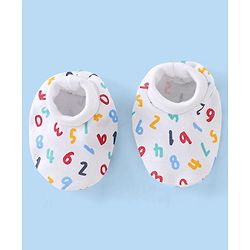 Babyhug 100% Cotton Knit Cap Mittens & Booties Number Print - Multicolour