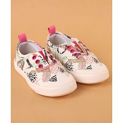 Cute Walk by Babyhug Slip On Style Casual Shoes Leaf Print - White