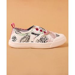 Cute Walk by Babyhug Slip On Style Casual Shoes Leaf Print - White