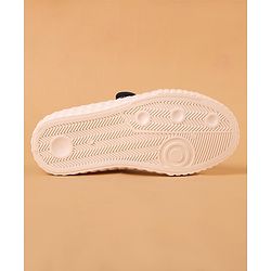 Cute Walk by Babyhug Checked Casual Shoes with Velcro Closure - Navy