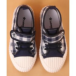 Cute Walk by Babyhug Checked Casual Shoes with Velcro Closure - Navy