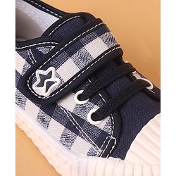 Cute Walk by Babyhug Checked Casual Shoes with Velcro Closure - Navy