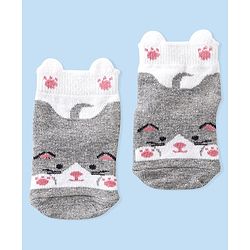 Cutewalk By Babyhug Anti Bacterial Anti Skid Ankle Length Socks Kitty Print - Grey & White