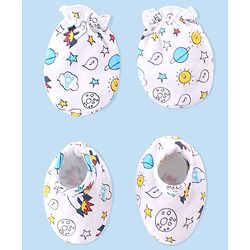 Babyhug 100% Cotton Knit Mittens & Booties Set Space Print- White