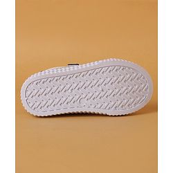 Cute Walk by Babyhug Casual Shoes with Velcro Closure and Star Design- Blue