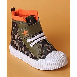 Cute Walk by Babyhug Casual Shoes with Velcro Closure Camouflage Print - Green
