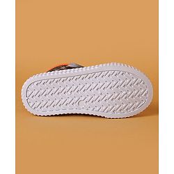 Cute Walk by Babyhug Casual Shoes with Velcro Closure Camouflage Print - Green