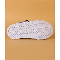 Cute Walk by Babyhug Velcro Closure Casual Shoes - Black