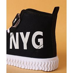 Cute Walk by Babyhug Casual Shoes with Velcro Closure- Black